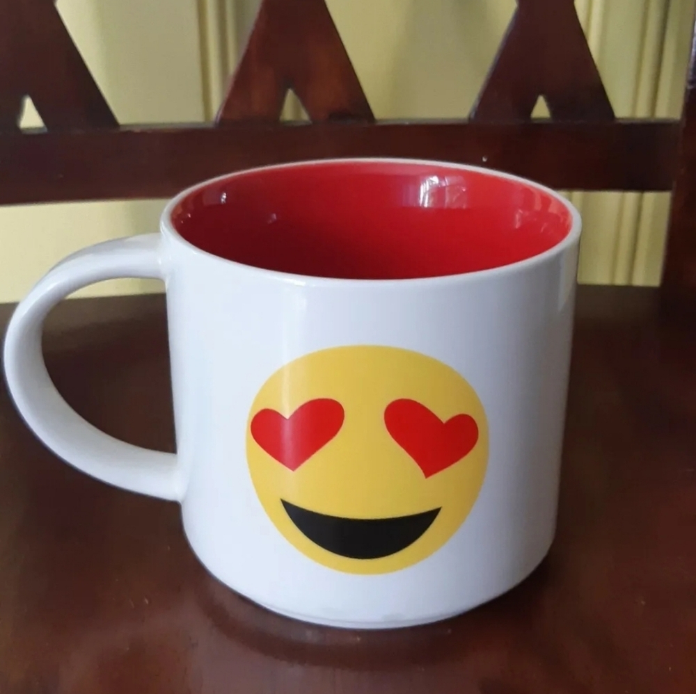 Funny Mugs with a face with heart-shaped eyes 3.5 inches  tall